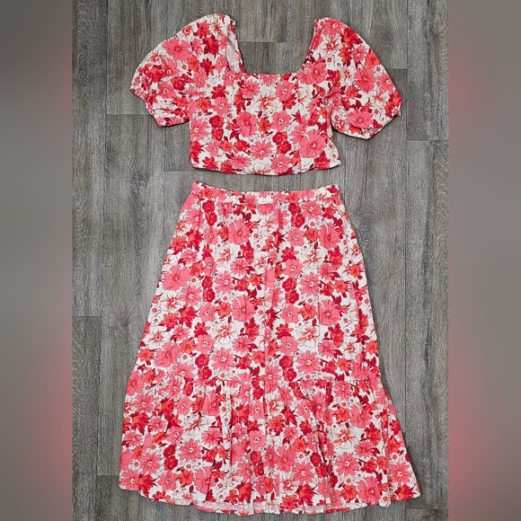 Lucky Brand Dresses & Skirts - Lucky Brand 2 Piece Linen Skirt And Top Set-Size Medium